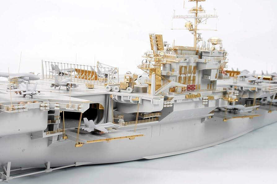 トランペッター 1/350 アメリカ 海軍 空母 CV-64 コンステレーション プラモデル 05620 ggw725x 1/350 Trumpeter USS Constellation CV64 Aircraft Carrier
